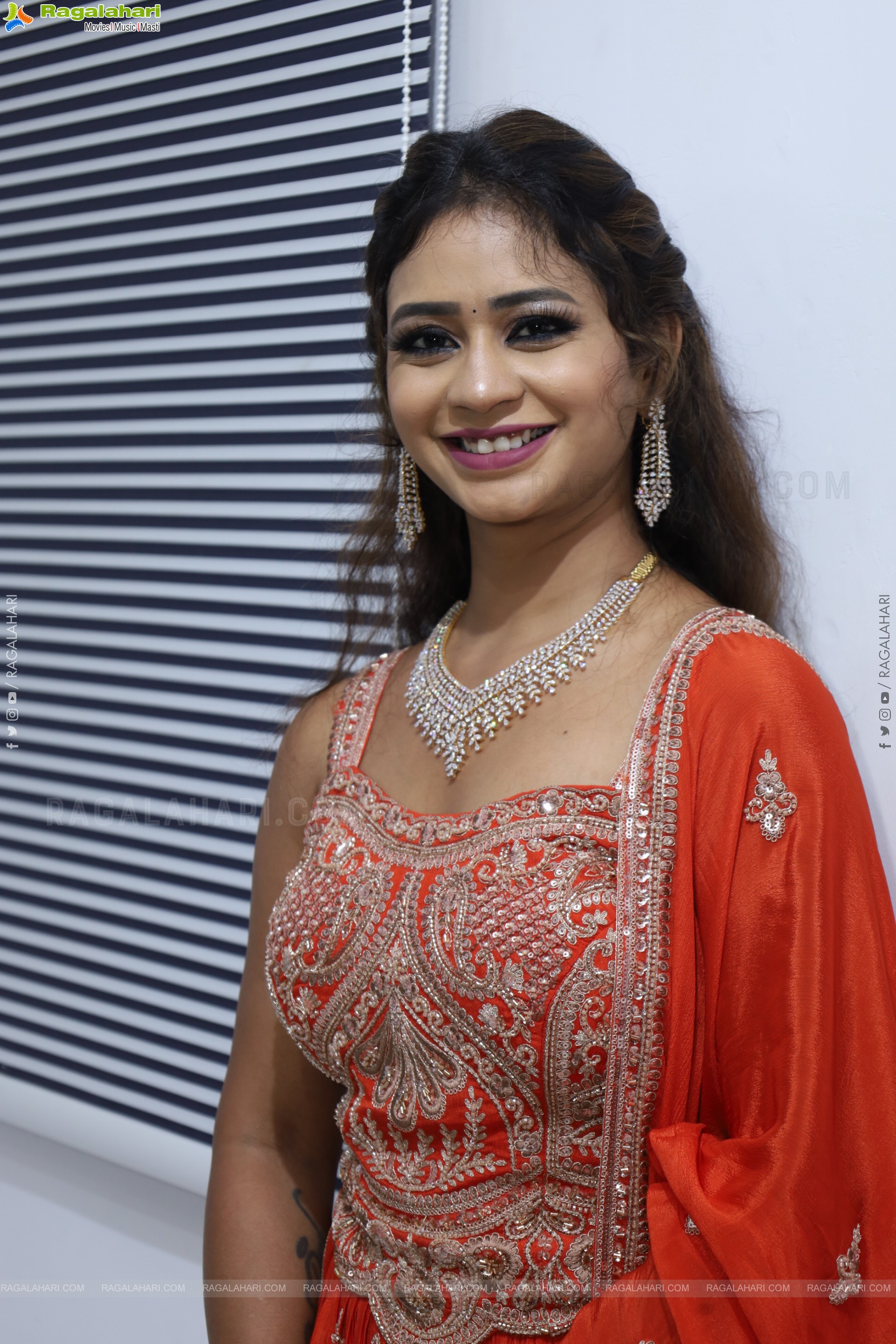 Teja Koneru Latest Stills, HD Photo Gallery