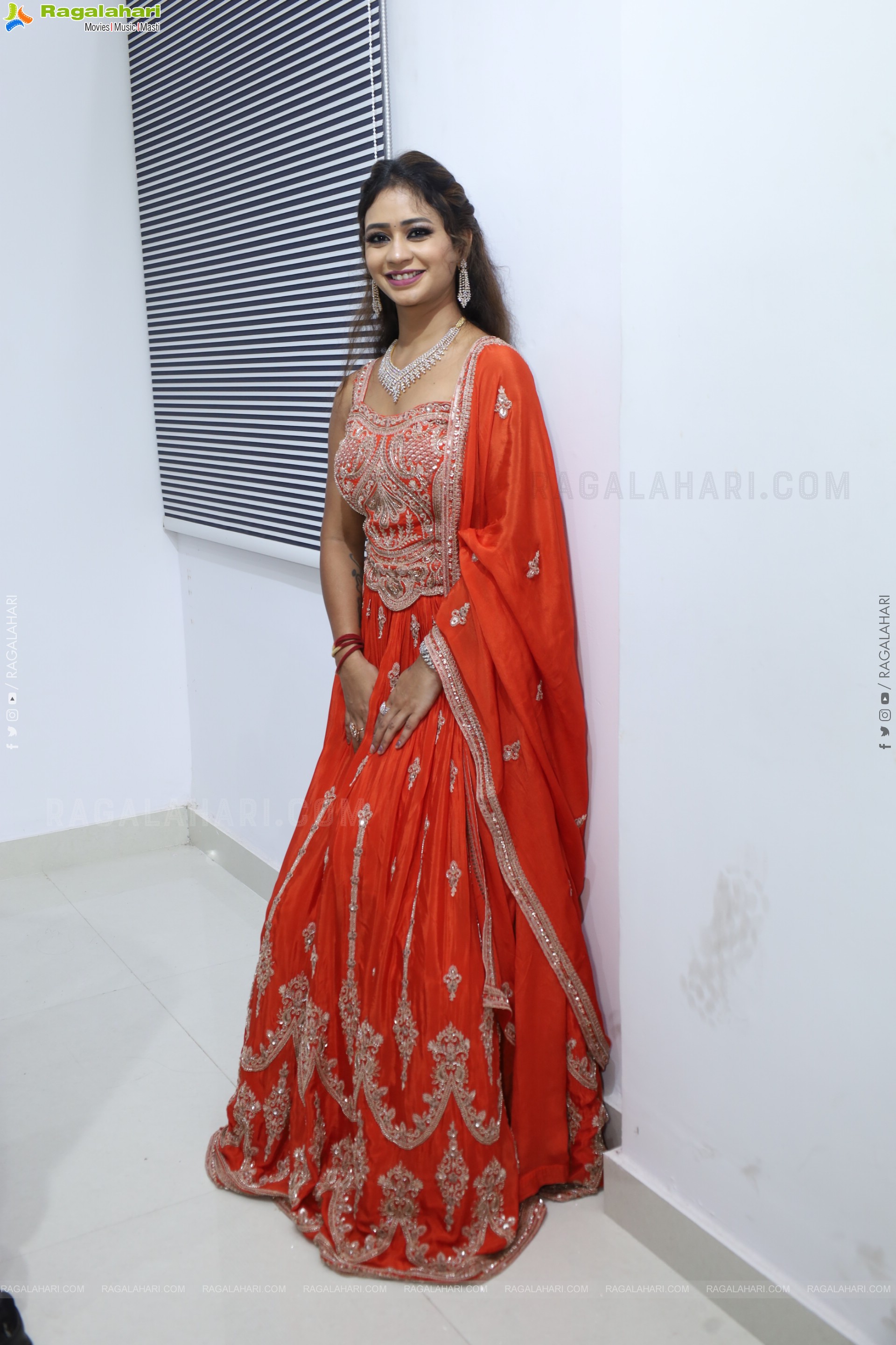 Teja Koneru Latest Stills, HD Photo Gallery
