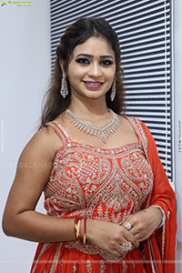 Teja Koneru Latest Stills, HD Photo Gallery 
