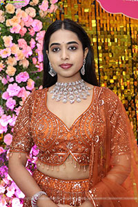 Krithika Poses with Designer Jewellery, HD Gallery