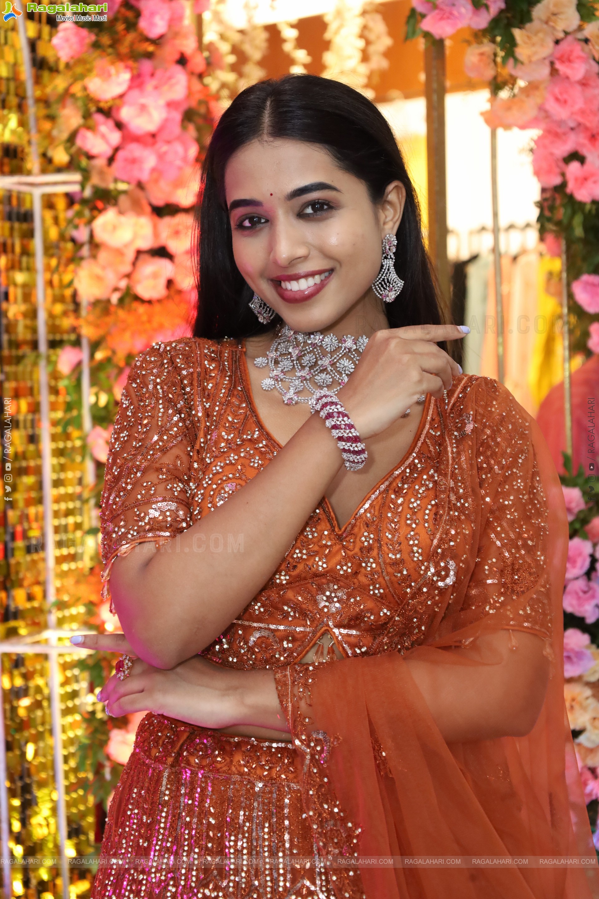 Krithika Poses with Designer Jewellery, HD Gallery