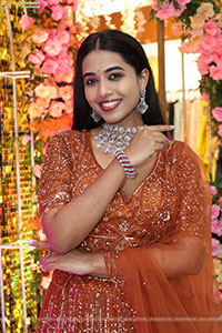 Krithika Poses with Designer Jewellery, HD Gallery