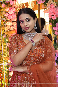 Krithika Poses with Designer Jewellery, HD Gallery