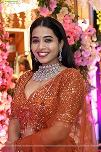 Krithika Poses with Designer Jewellery, HD Gallery