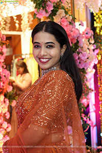 Krithika Poses with Designer Jewellery, HD Gallery