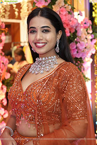Krithika Poses with Designer Jewellery, HD Gallery