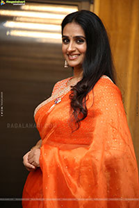 Laya stills in Traditional Saree, HD Gallery