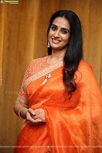 Laya stills in Traditional Saree, HD Gallery