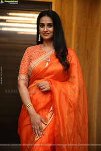 Laya stills in Traditional Saree, HD Gallery