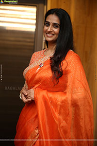 Laya stills in Traditional Saree, HD Gallery