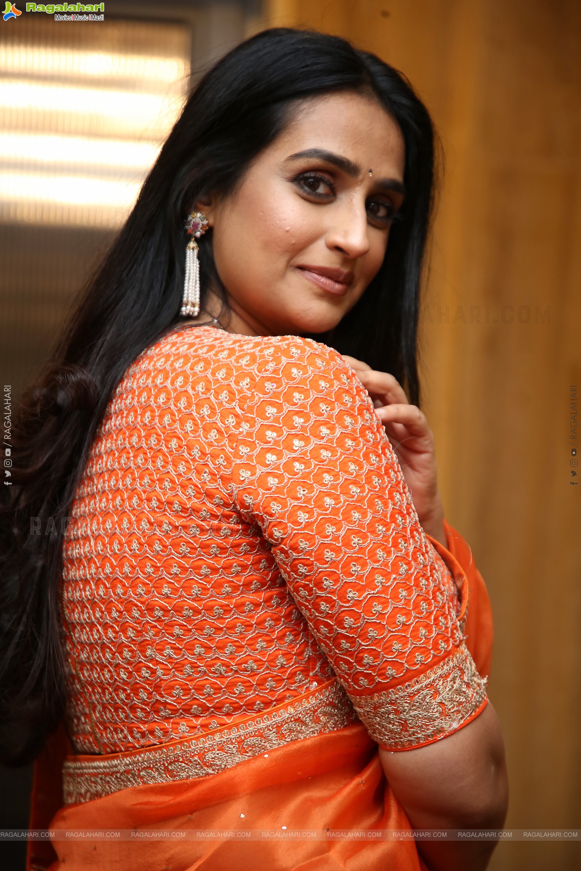 Laya stills in Traditional Saree, HD Gallery
