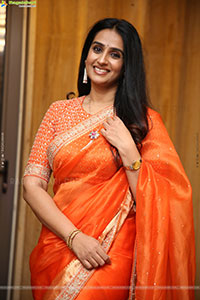 Laya stills in Traditional Saree, HD Gallery