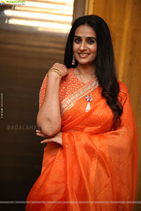 Laya stills in Traditional Saree, HD Gallery