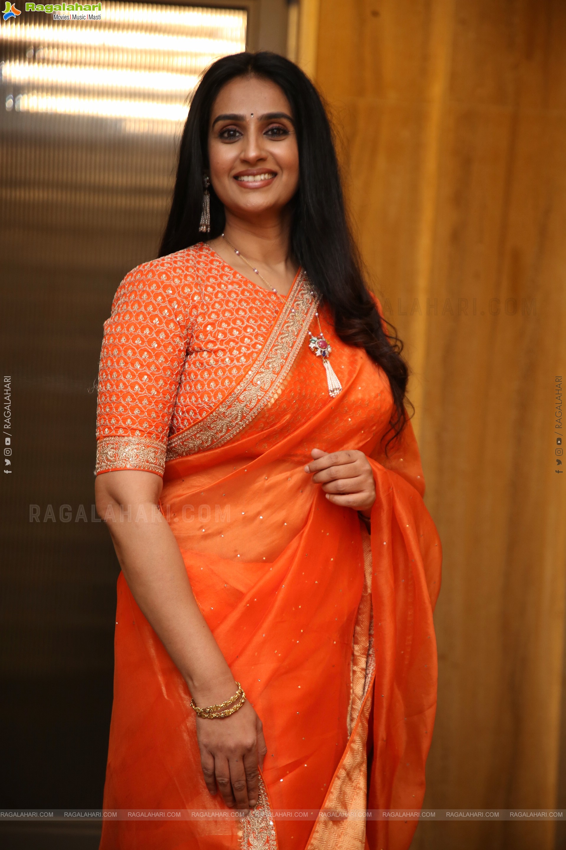 Laya stills in Traditional Saree, HD Gallery
