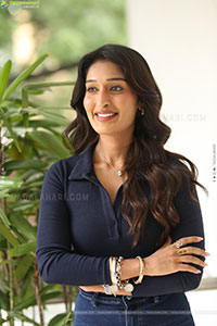 Niharika NM at Mithra Mandali Movie Interview, HD Gallery 