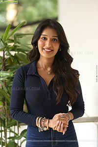 Niharika NM at Mithra Mandali Movie Interview, HD Gallery 