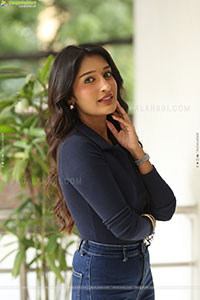 Niharika NM at Mithra Mandali Movie Interview, HD Gallery 