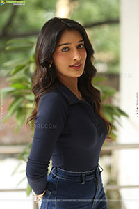 Niharika NM at Mithra Mandali Movie Interview, HD Gallery 