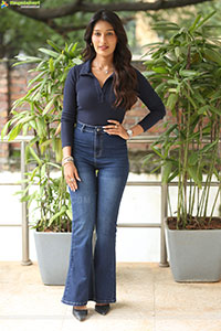 Niharika NM at Mithra Mandali Movie Interview, HD Gallery 