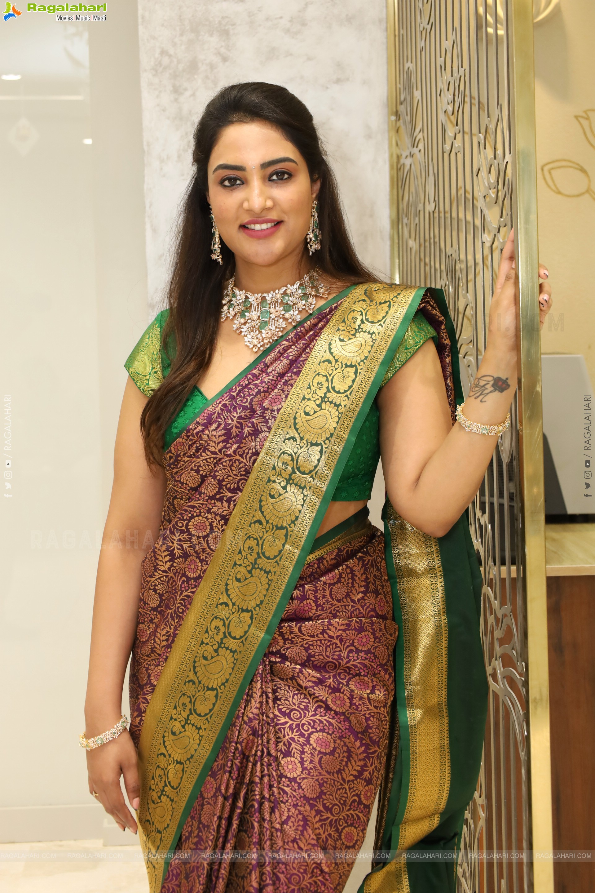 Nirupama poses with Traditional Jewellery, HD Gallery