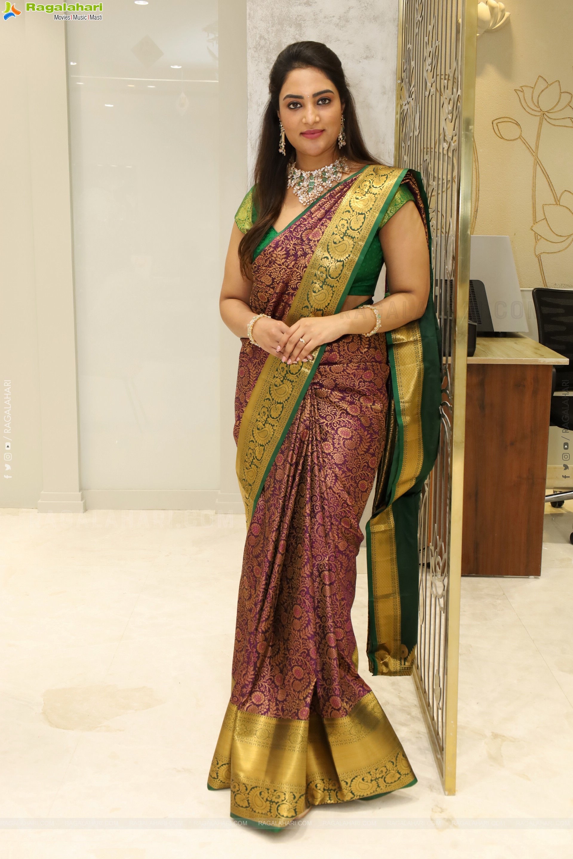 Nirupama poses with Traditional Jewellery, HD Gallery