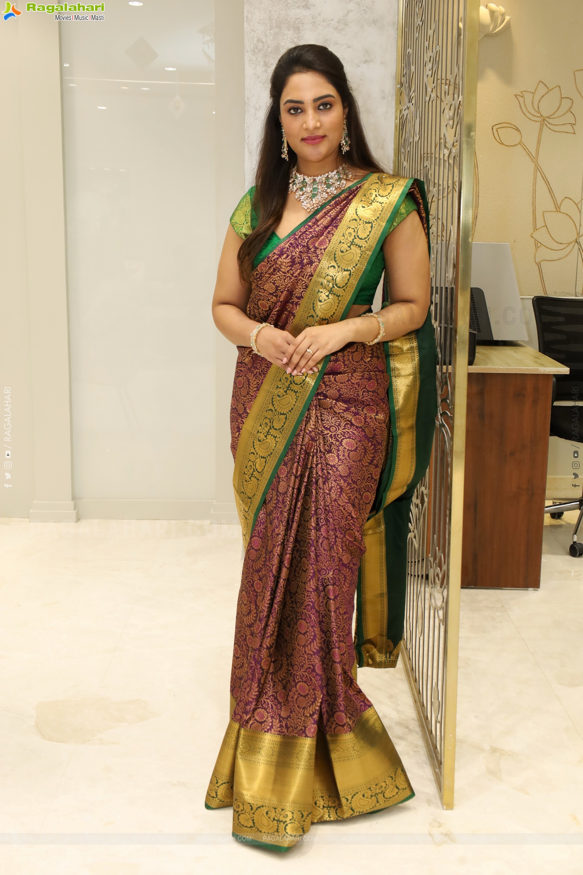 Nirupama poses with Traditional Jewellery, HD Gallery