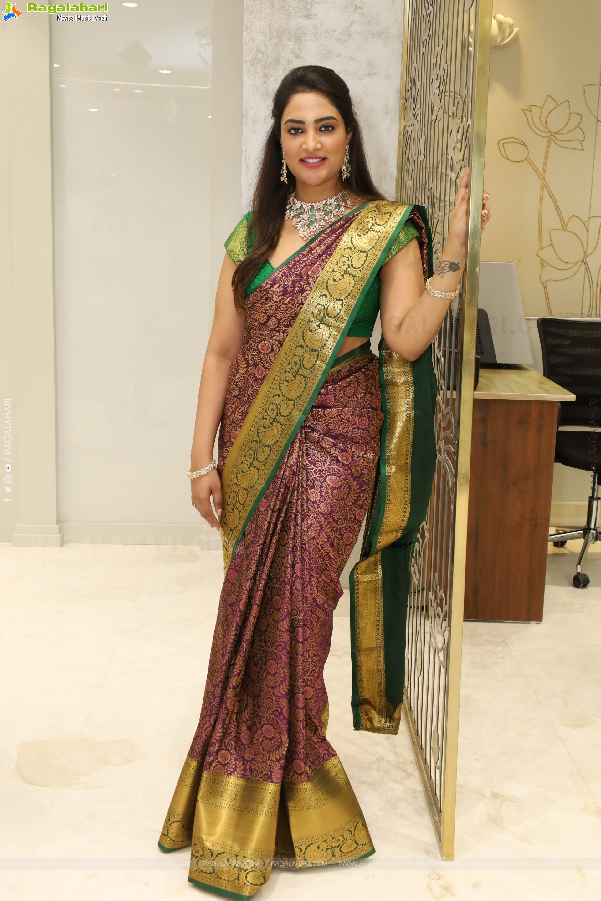 Nirupama poses with Traditional Jewellery, HD Gallery