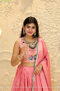 Prantika Das Poses with Jewellery, HD Gallery