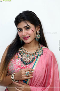 Prantika Das Poses with Jewellery, HD Gallery