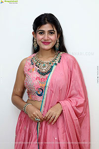 Prantika Das Poses with Jewellery, HD Gallery