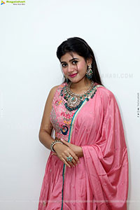Prantika Das Poses with Jewellery, HD Gallery