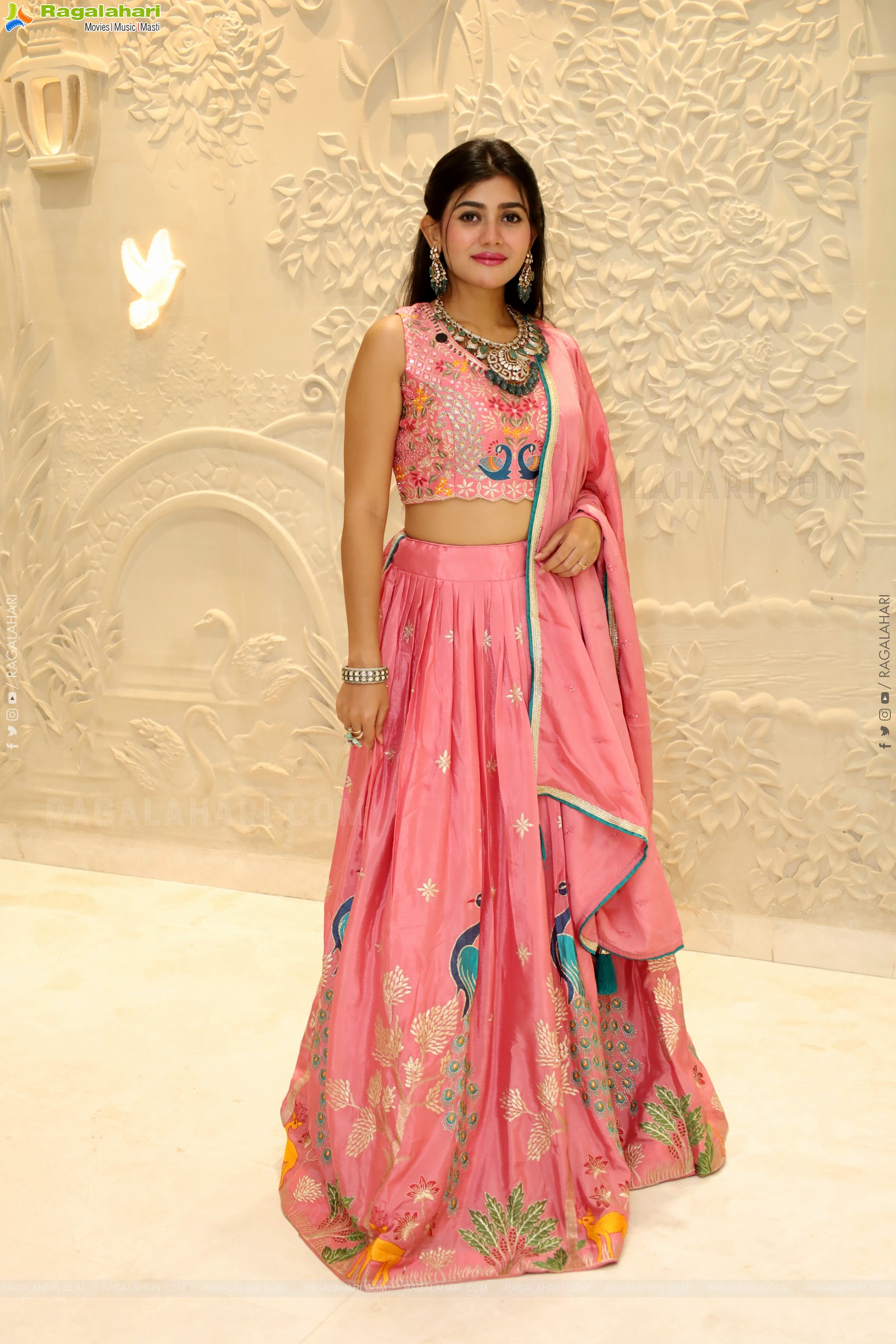 Prantika Das Poses with Jewellery, HD Gallery