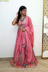 Prantika Das Poses with Jewellery, HD Gallery