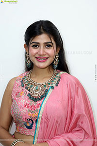 Prantika Das Poses with Jewellery, HD Gallery