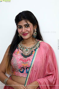Prantika Das Poses with Jewellery, HD Gallery