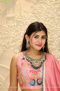 Prantika Das Poses with Jewellery, HD Gallery