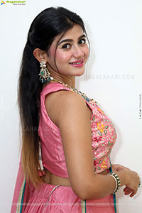 Prantika Das Poses with Jewellery, HD Gallery