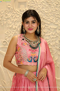 Prantika Das Poses with Jewellery, HD Gallery