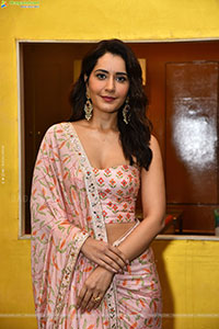Raashi Khanna at Telusu Kada Trailer Launch Event