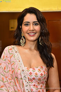 Raashi Khanna at Telusu Kada Trailer Launch Event