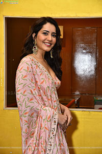 Raashi Khanna at Telusu Kada Trailer Launch Event