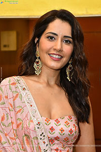 Raashi Khanna at Telusu Kada Trailer Launch Event