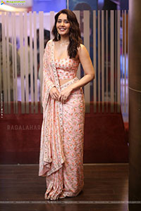 Raashi Khanna at Telusu Kada Trailer Launch Event