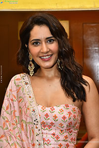Raashi Khanna at Telusu Kada Trailer Launch Event