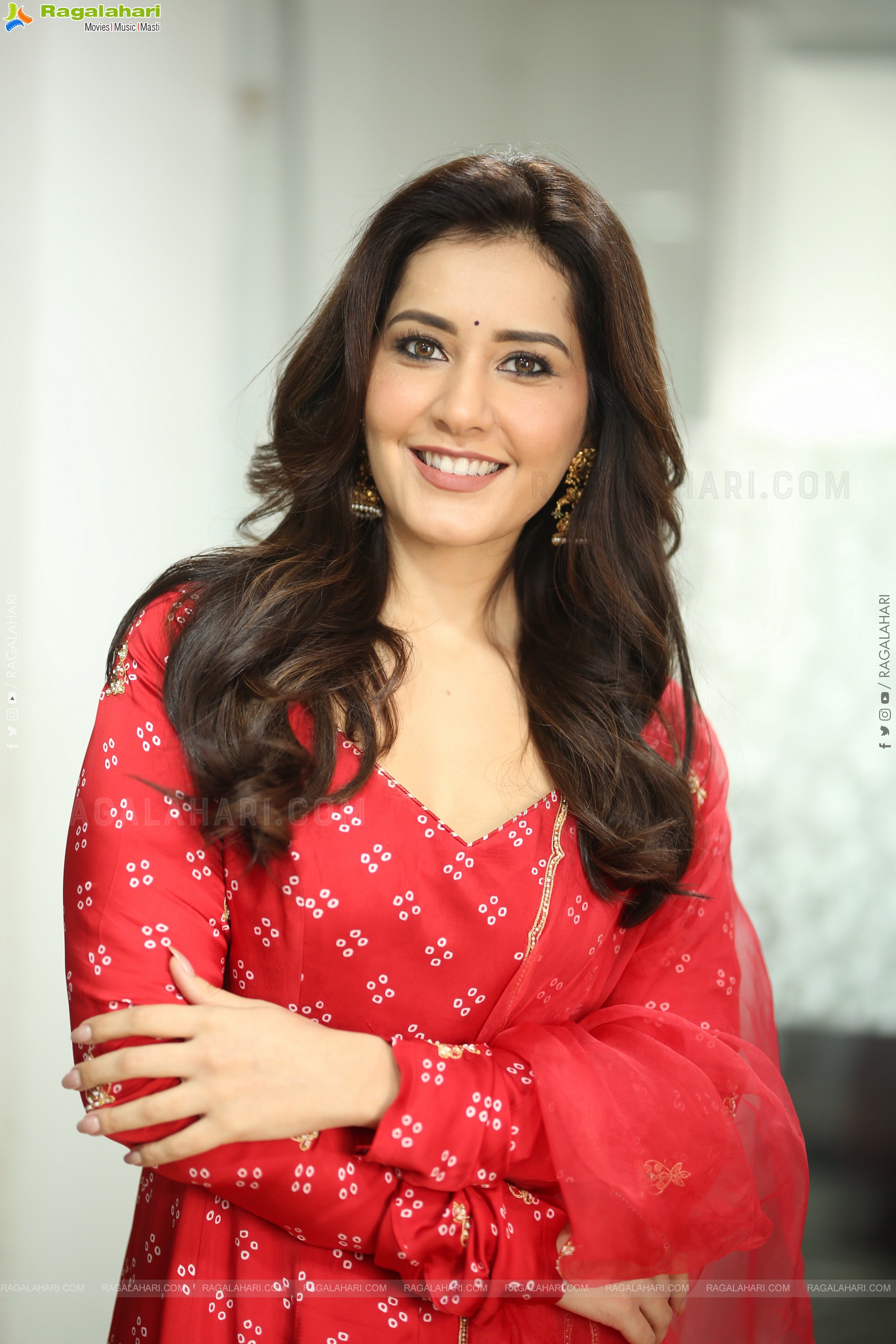 Raashi Khanna at Telusu Kada Interview, HD Gallery