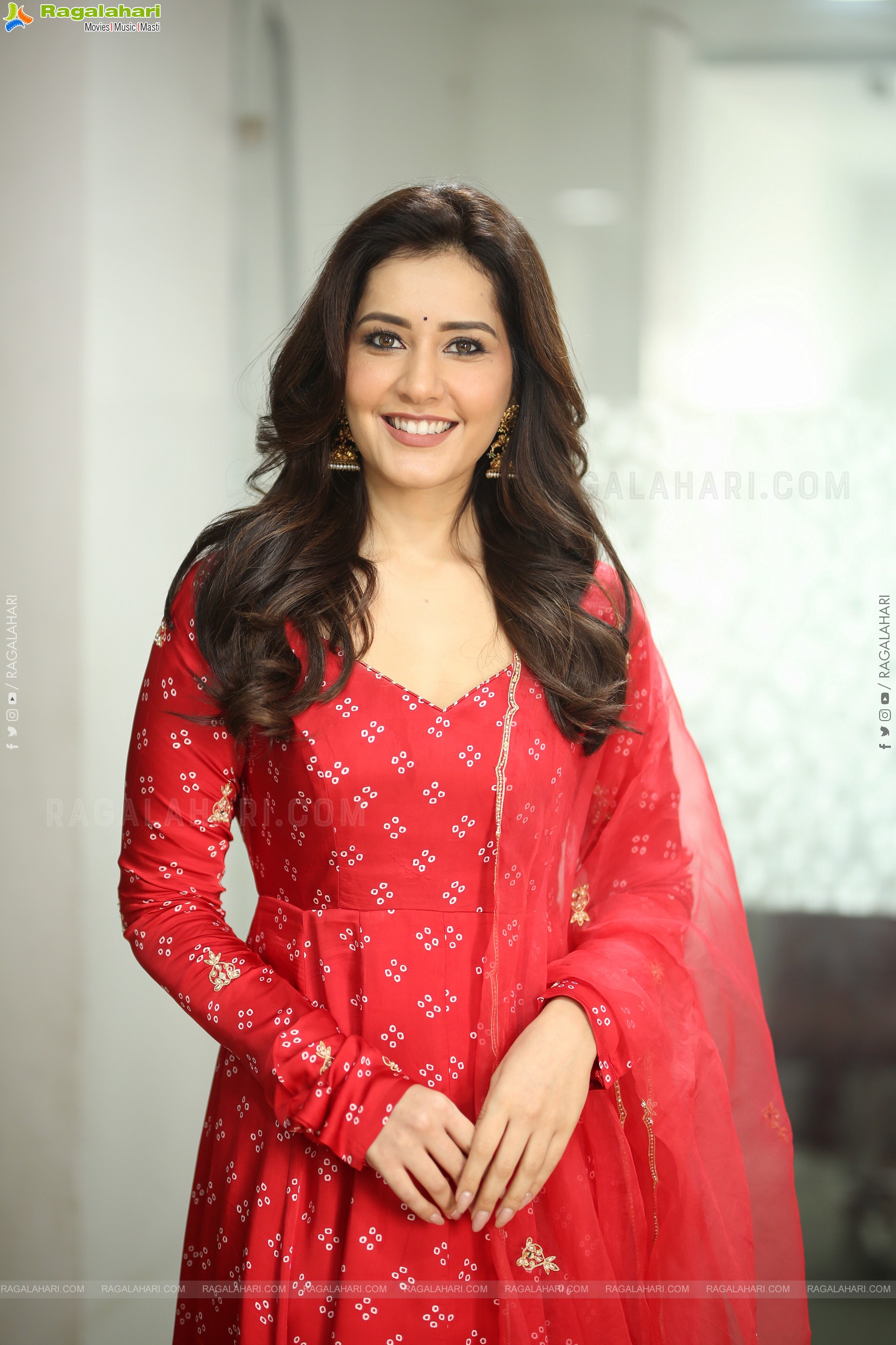 Raashi Khanna at Telusu Kada Interview, HD Gallery