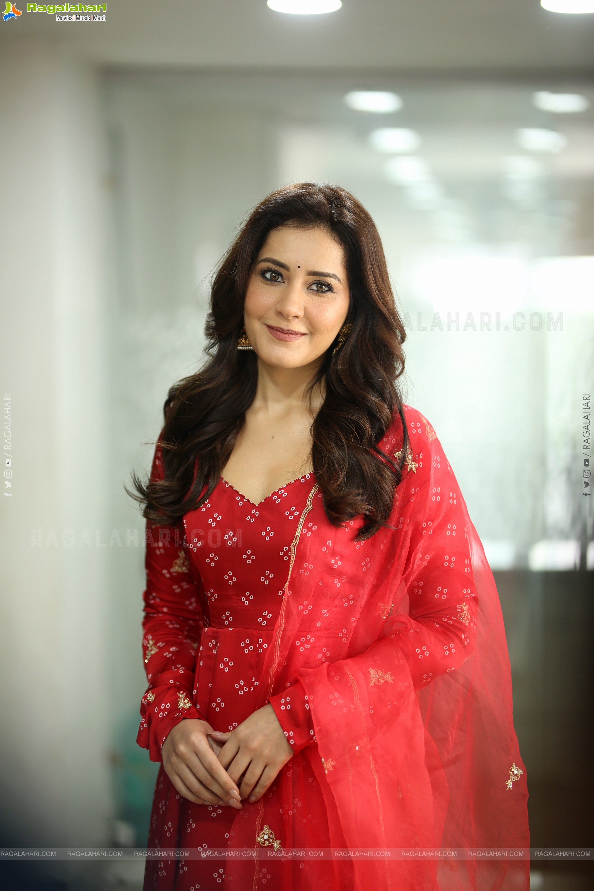 Raashi Khanna at Telusu Kada Interview, HD Gallery