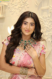 Rashi Singh Poses With Designer Jewellery, HD Gallery