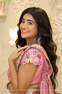 Rashi Singh Poses With Designer Jewellery, HD Gallery