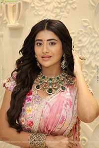 Rashi Singh Poses With Designer Jewellery, HD Gallery